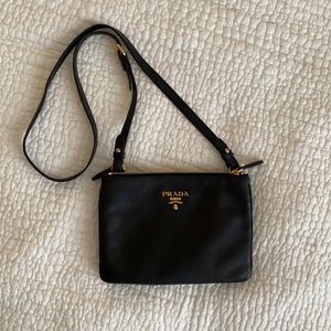 Prada crossbody purse - black